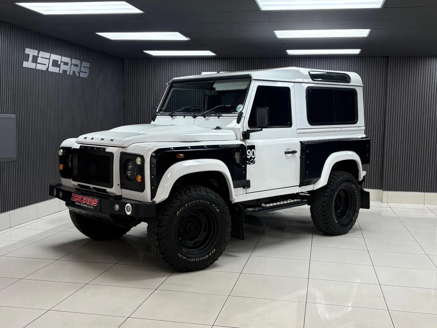 2013 Land Rover Defender 90 TD Multi-purpose LE, photo 1 of 13