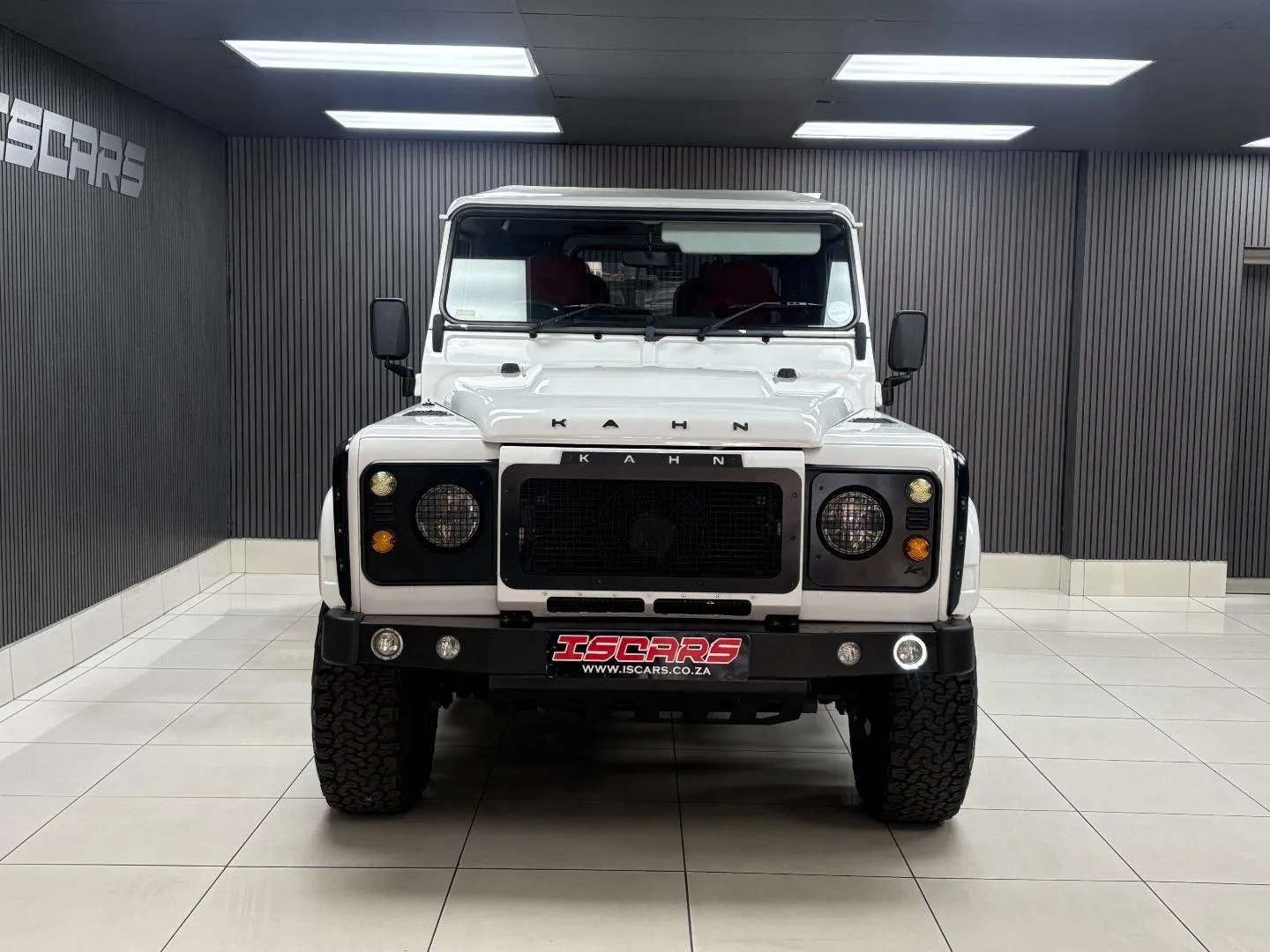 2013 Land Rover Defender 90 TD Multi-purpose LE, photo 2 of 13