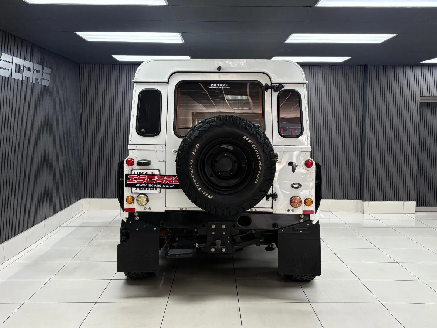 2013 Land Rover Defender 90 TD Multi-purpose LE, photo 6 of 13