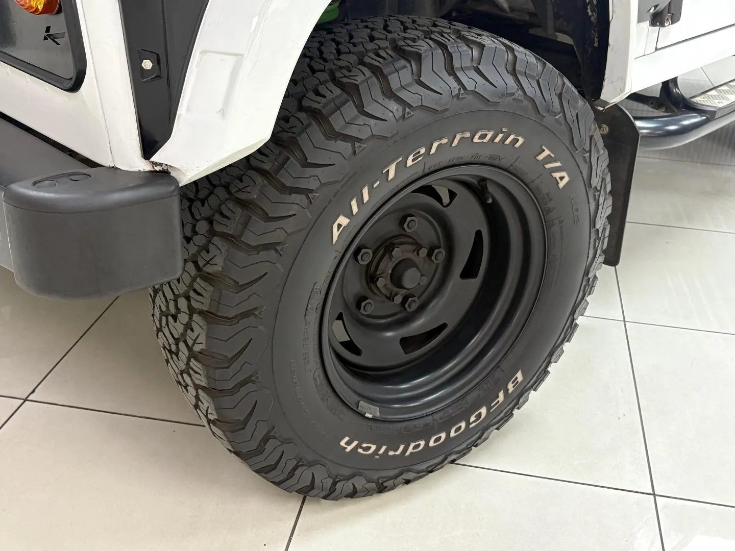 2013 Land Rover Defender 90 TD Multi-purpose LE, photo 8 of 13