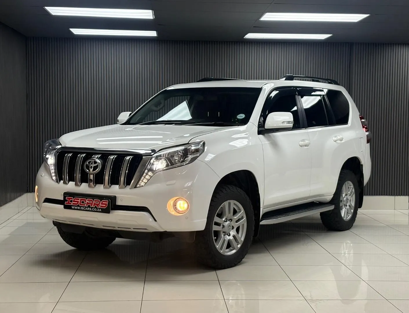 2015 Toyota Land Cruiser Prado 3.0DT VX, photo 1 of 12