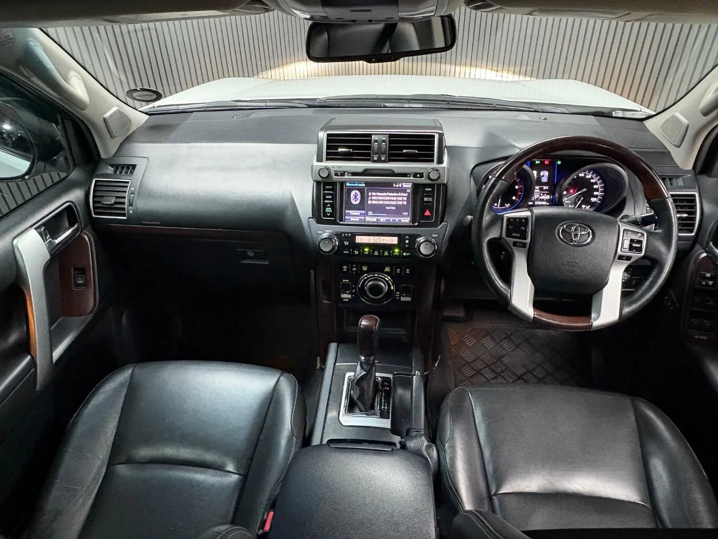2015 Toyota Land Cruiser Prado 3.0DT VX, photo 10 of 12