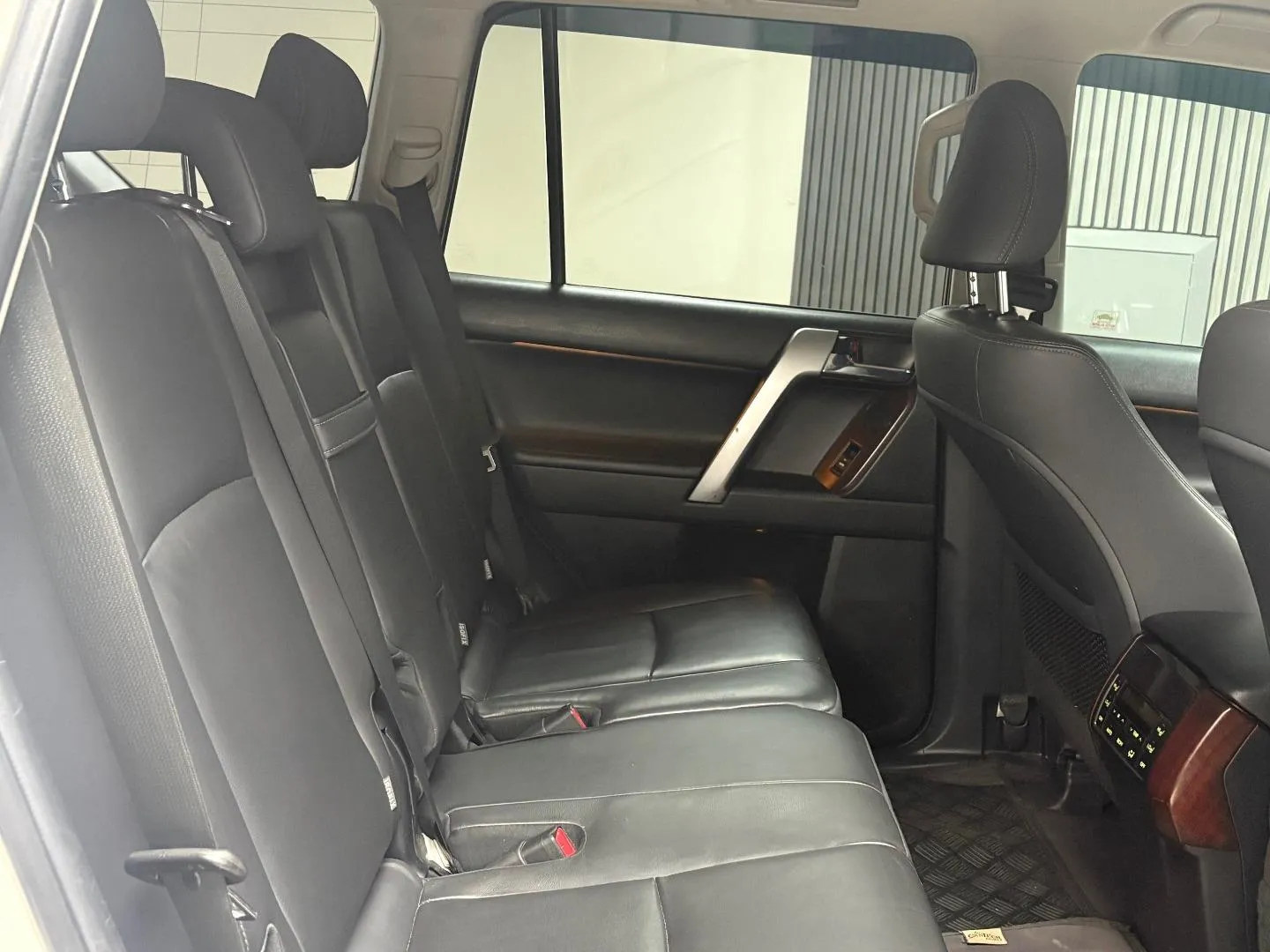 2015 Toyota Land Cruiser Prado 3.0DT VX, photo 9 of 12