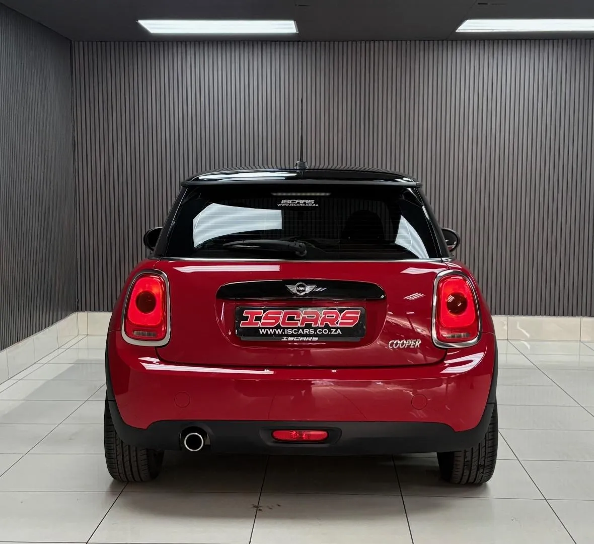 2017 MINI Hatch Cooper, photo 4 of 8