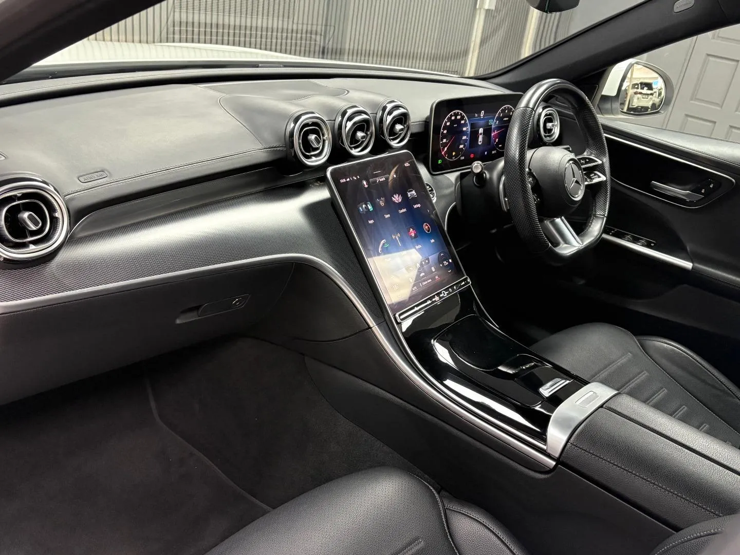 2022 Mercedes-Benz C-Class C200 AMG Line, photo 11 of 12