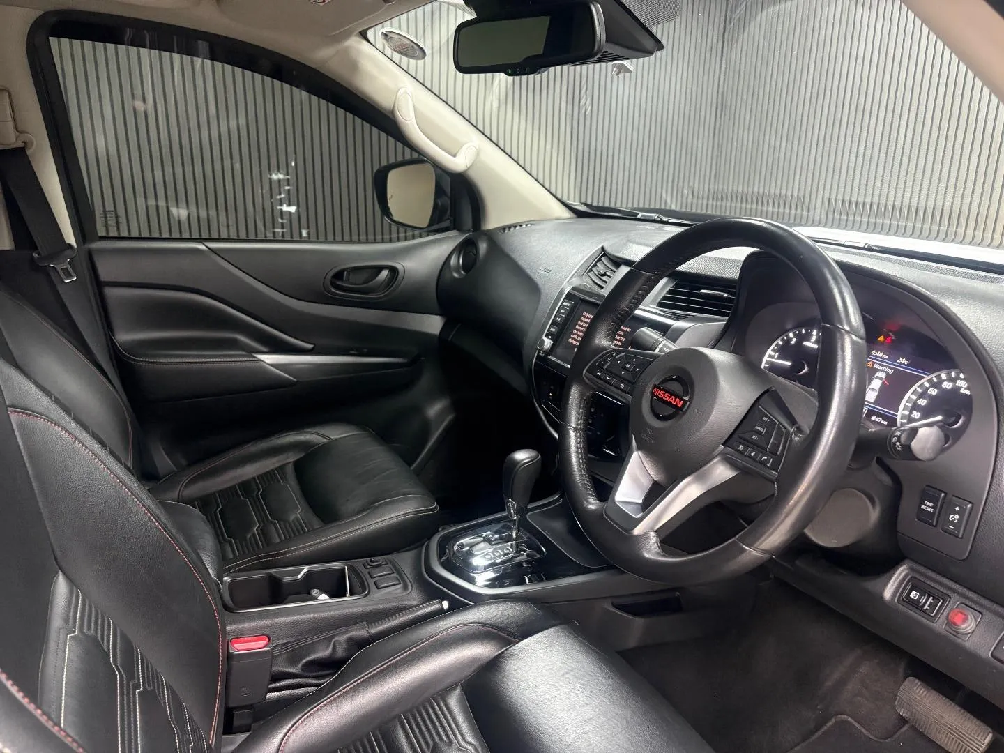 2022 Nissan Navara 2.5DDTi Double Cab PRO-2X, photo 8 of 9